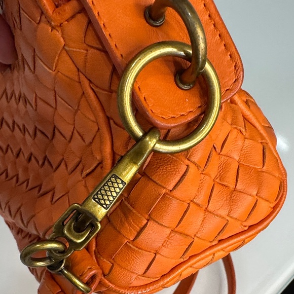 Bottega Veneta Nodini Crossbody Bag – Orange Intrecciato Leather, Suede Interior - Picture 5 of 10